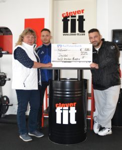 CLEVER FIT Fitnessstudio spendet!!!